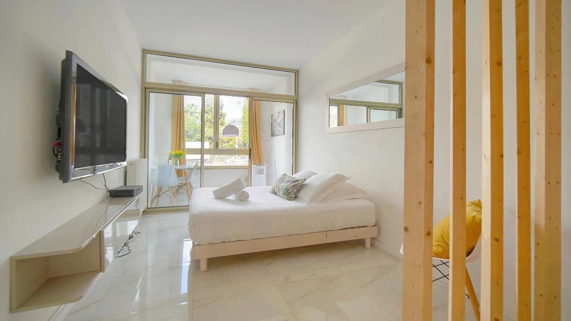 Studio Moderne Et Lumineux Proche Plages A0B197 Cannes Apartment